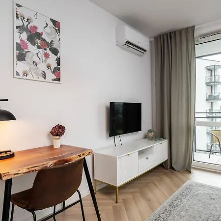 Rosewood With Ac And Balcony Wiktoryn Apartmán