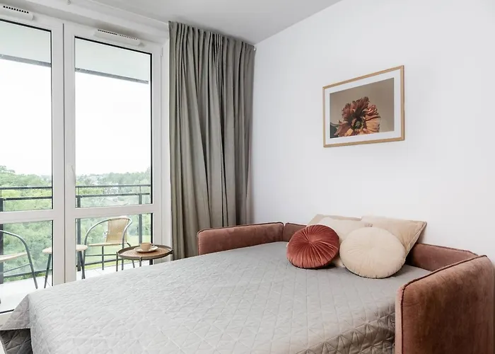 Rosewood With Ac And Balcony Wiktoryn شقة وارسو