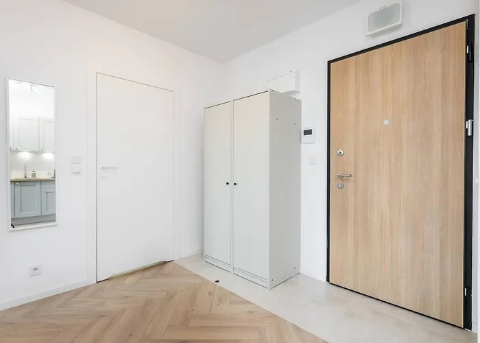 شقة Rosewood With Ac And Balcony Wiktoryn *