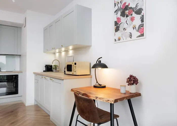 Rosewood With Ac And Balcony Wiktoryn