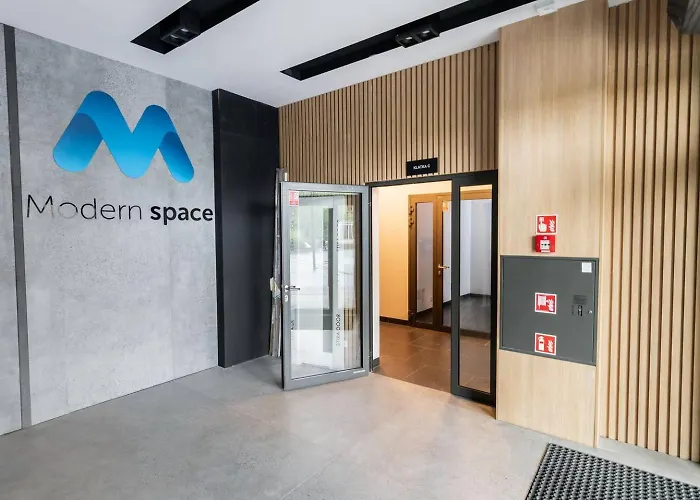 Rosewood With Ac And Balcony Wiktoryn وارسو