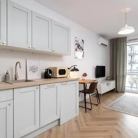 Lägenhet Rosewood Apartment With Balcony Wiktoryn *