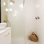 Apartamento Rosewood With Ac And Balcony Wiktoryn *